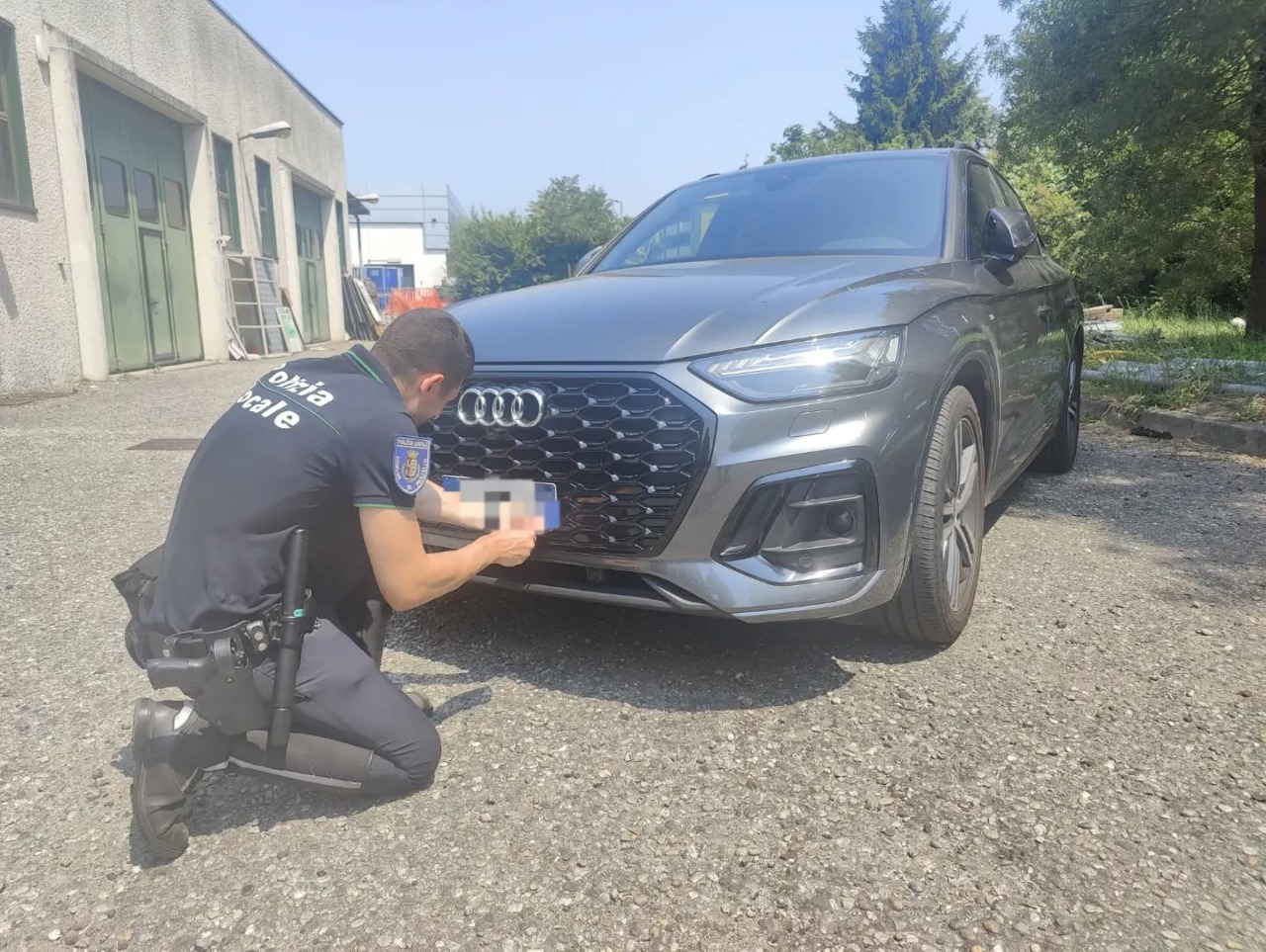 Denunciato per ricettazione dopo aver acquistato un’auto rubata