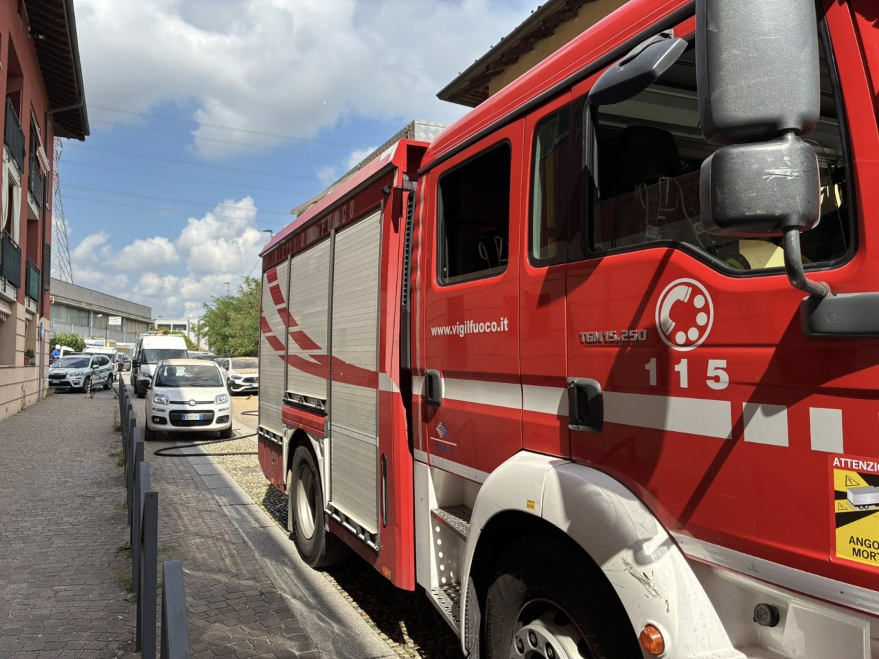 Evacuato l’Iperal a Cassina: blackout e fumi allarmanti