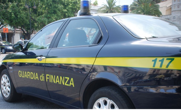 Ex maresciallo della Finanza condannato a risarcire 100mila euro per danno d’immagine