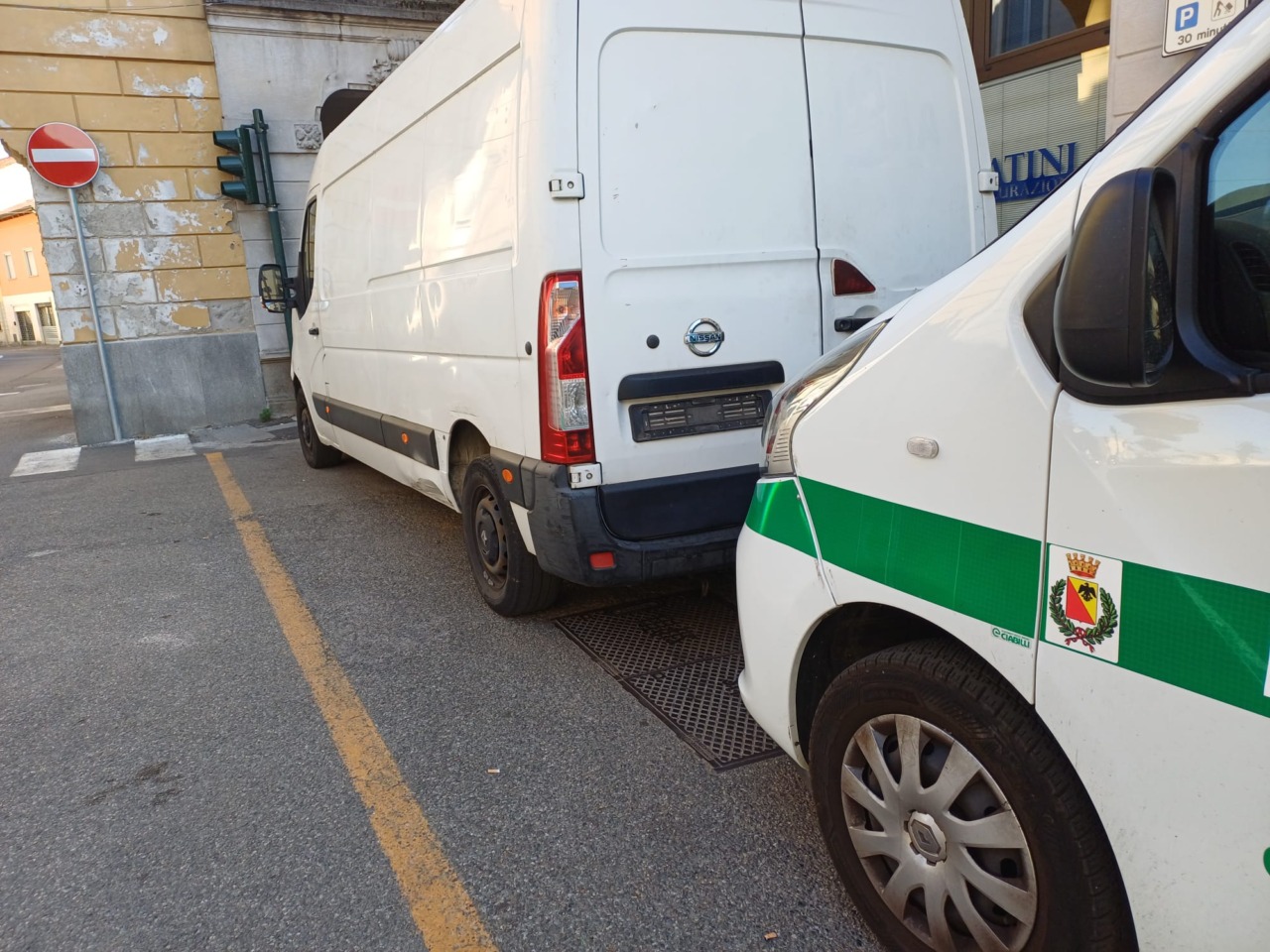 Furgone con targa di un altro veicolo: maxi sanzione e fermo amministrativo