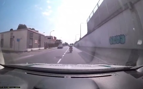 Identificato il fuggitivo su un motorino rubato: l’inseguimento della Polizia Locale