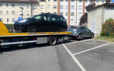 La Polizia Locale rimuove veicoli abbandonati a Pioltello