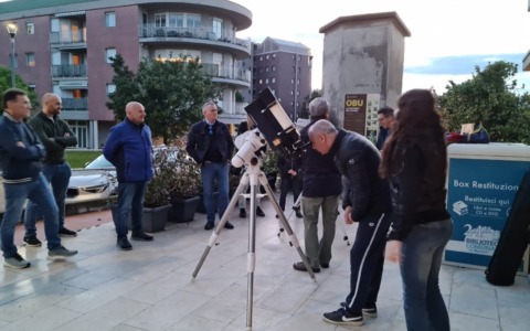 Odi et Luna: un evento per esplorare il nostro satellite attraverso la scrittura
