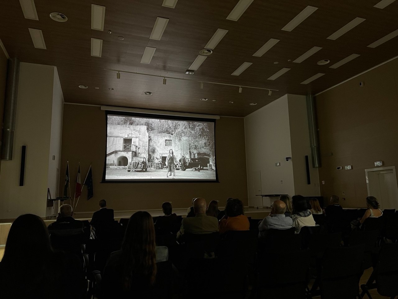 Rinnovato l’auditorium Etty Hillesum di Liscate con un avanzato sistema multimediale