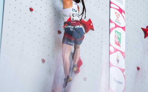 La giovane Carolina Mariani esce dalla competizione nella World Climbing Europe Youth Series