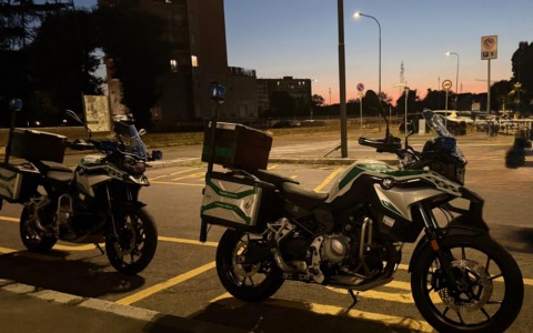 Motociclista di 19 anni inseguito e fermato dalla Polizia Locale a Cologno Monzese